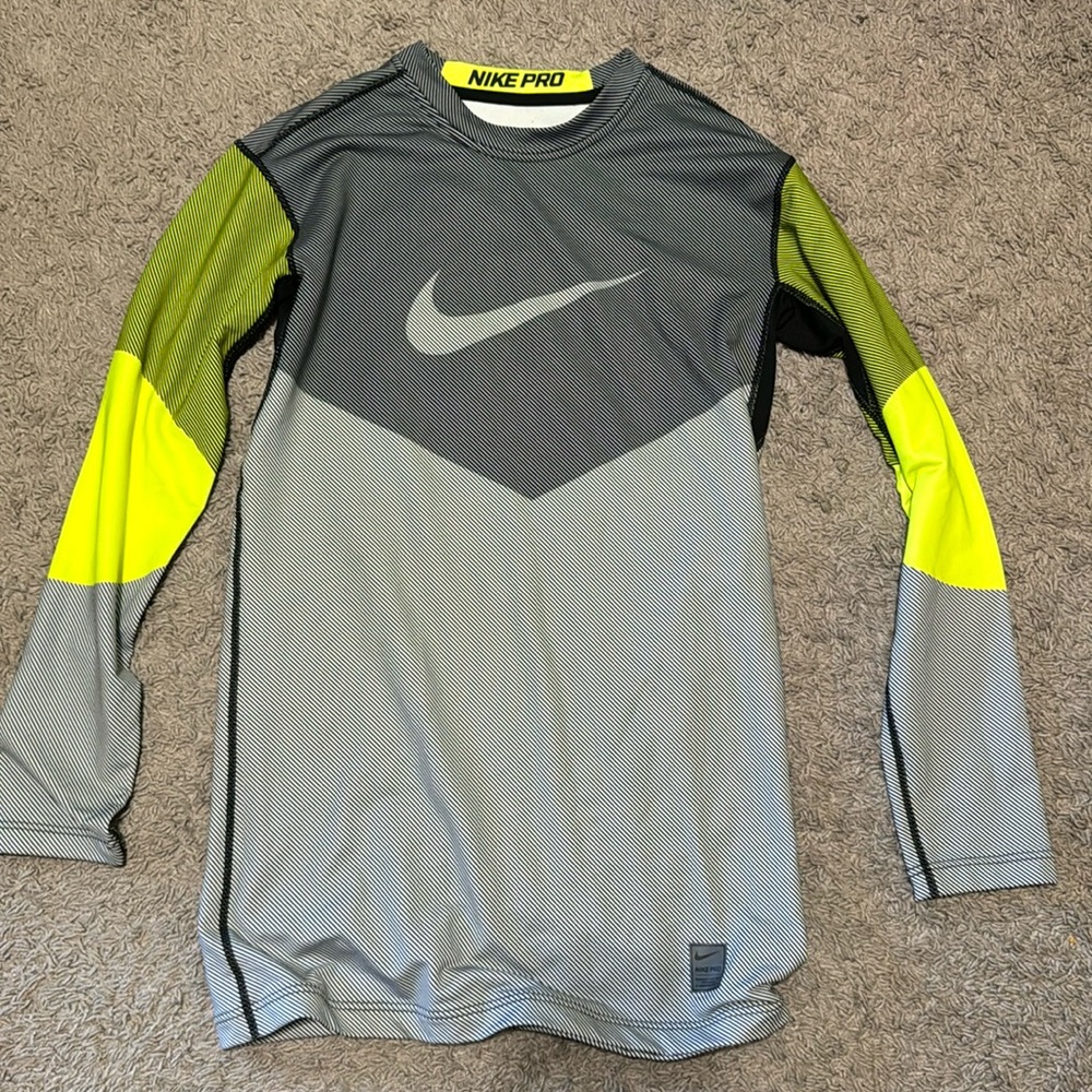 Nike Pro Gamma Hyperwarm Long Sleeve training top